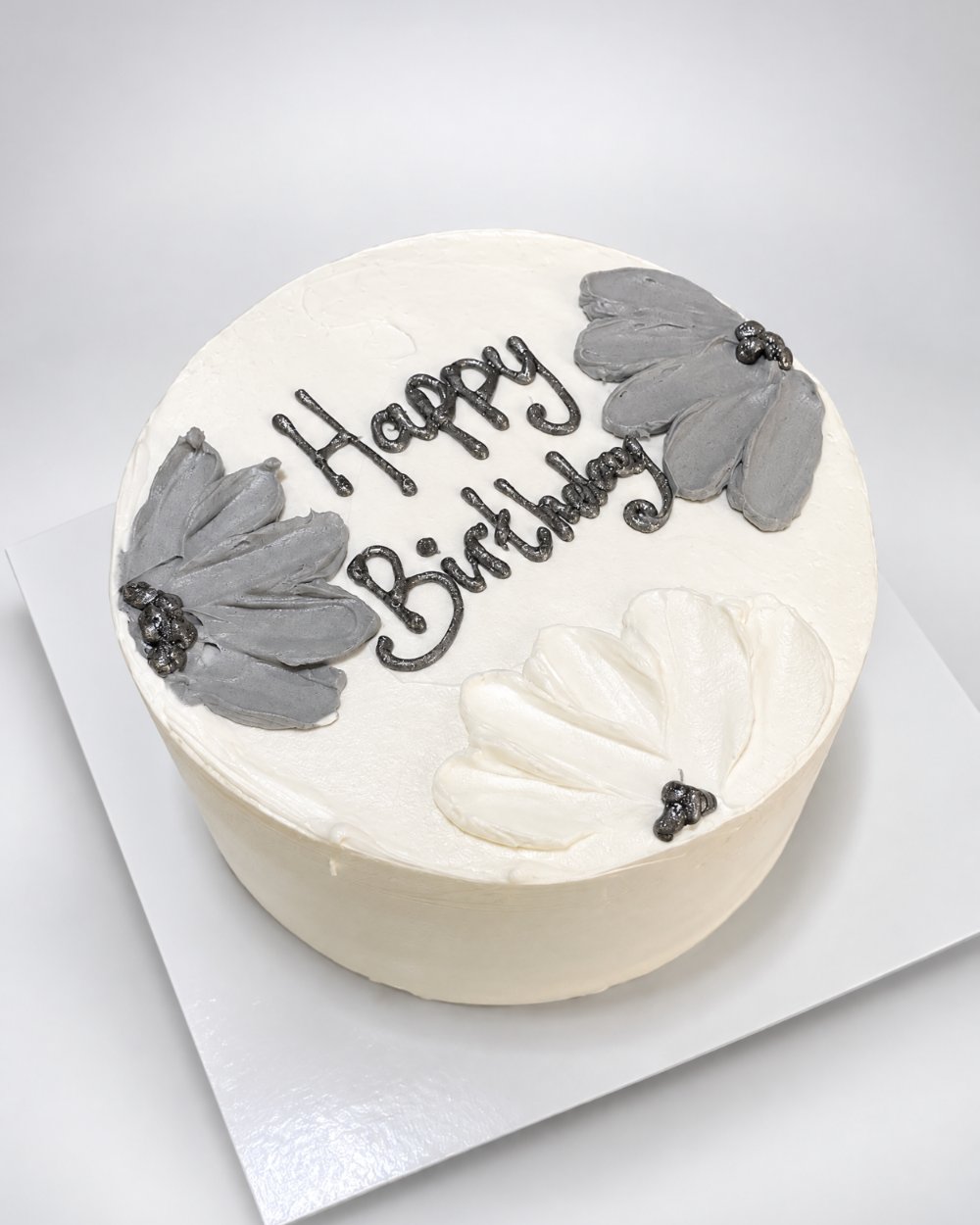 Happy Birthday Gri Çiçekli Pasta